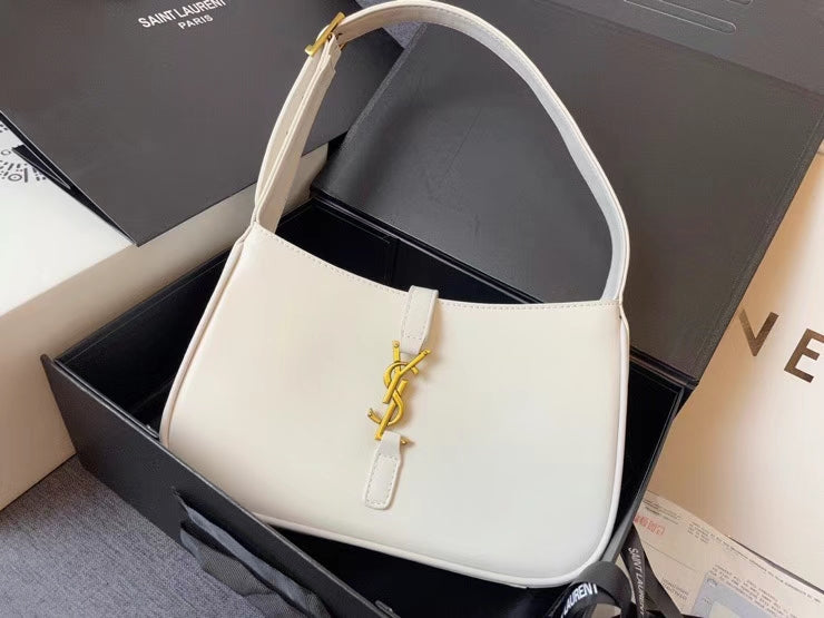 Saint Laurent Le 5 à 7 Shoulder Bag – Smooth Leather