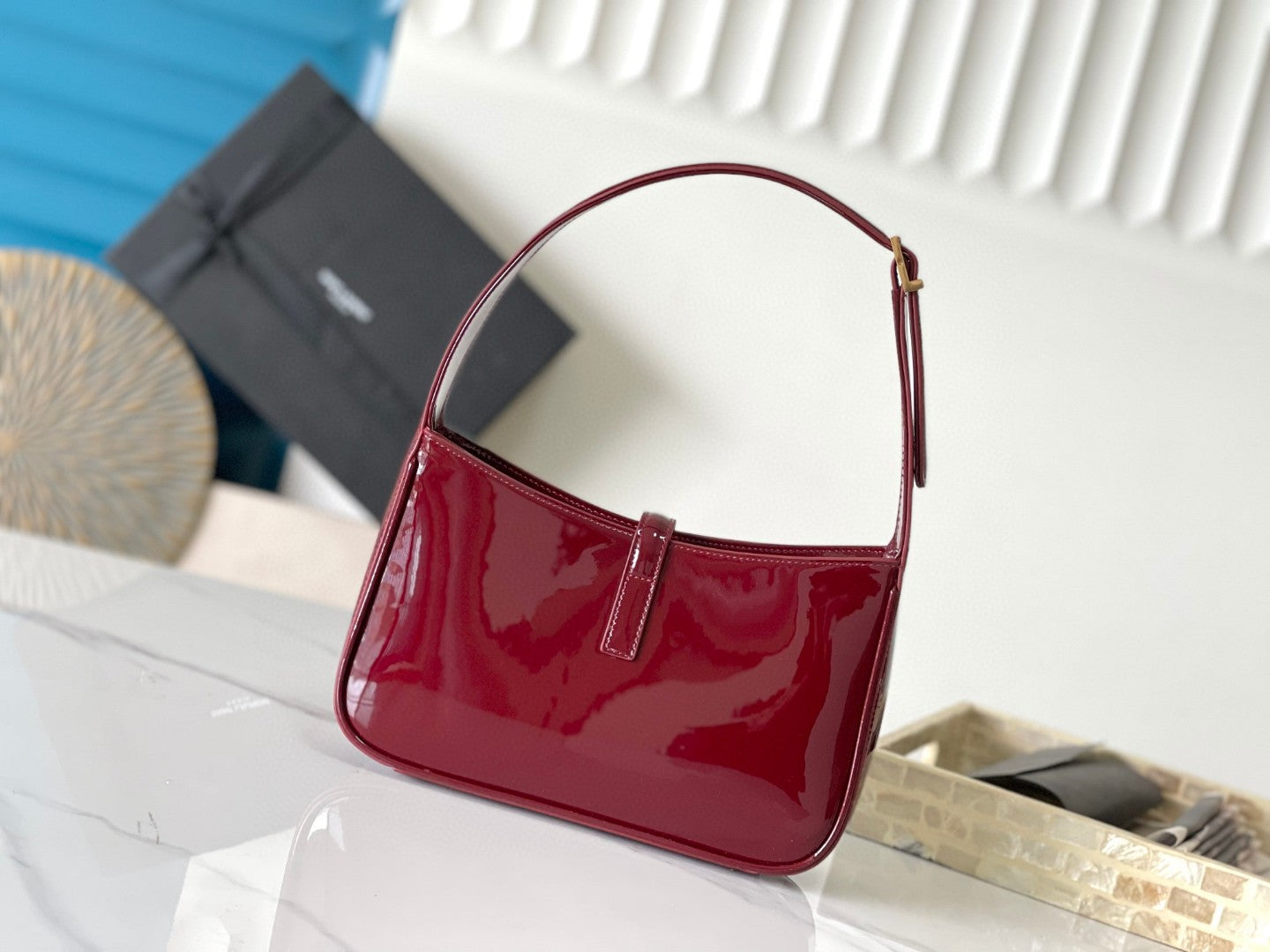 Saint Laurent Le 5 à 7 Shoulder Bag – Patent Leather