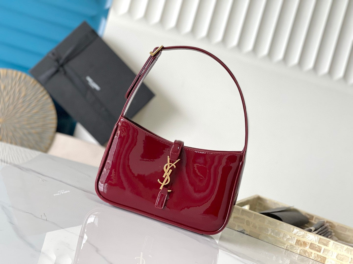 Saint Laurent Le 5 à 7 Shoulder Bag – Patent Leather
