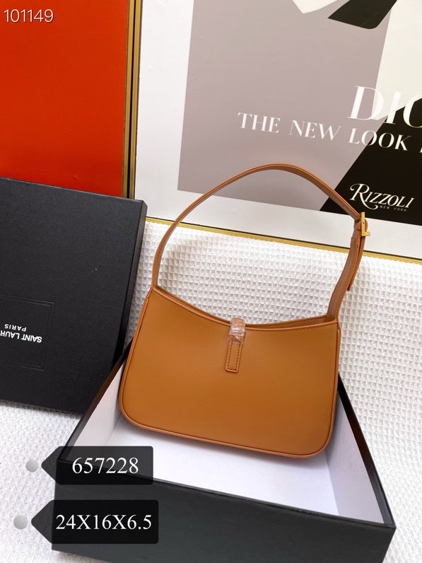 Saint Laurent Le 5 à 7 Shoulder Bag – Smooth Leather