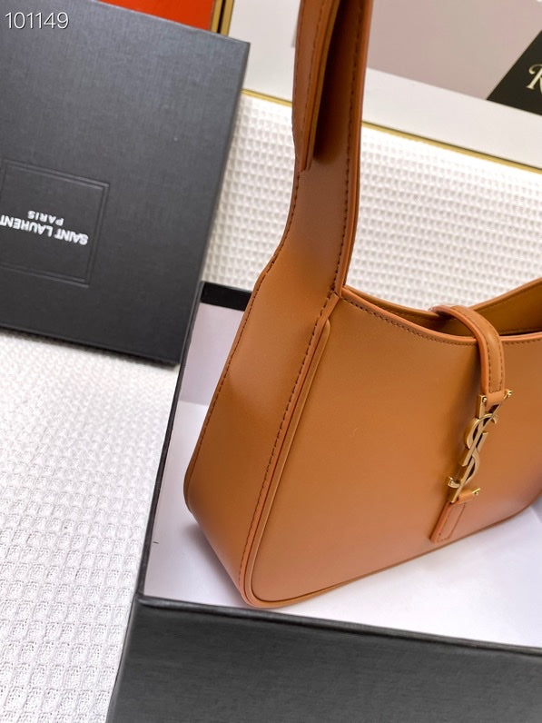Saint Laurent Le 5 à 7 Shoulder Bag – Smooth Leather