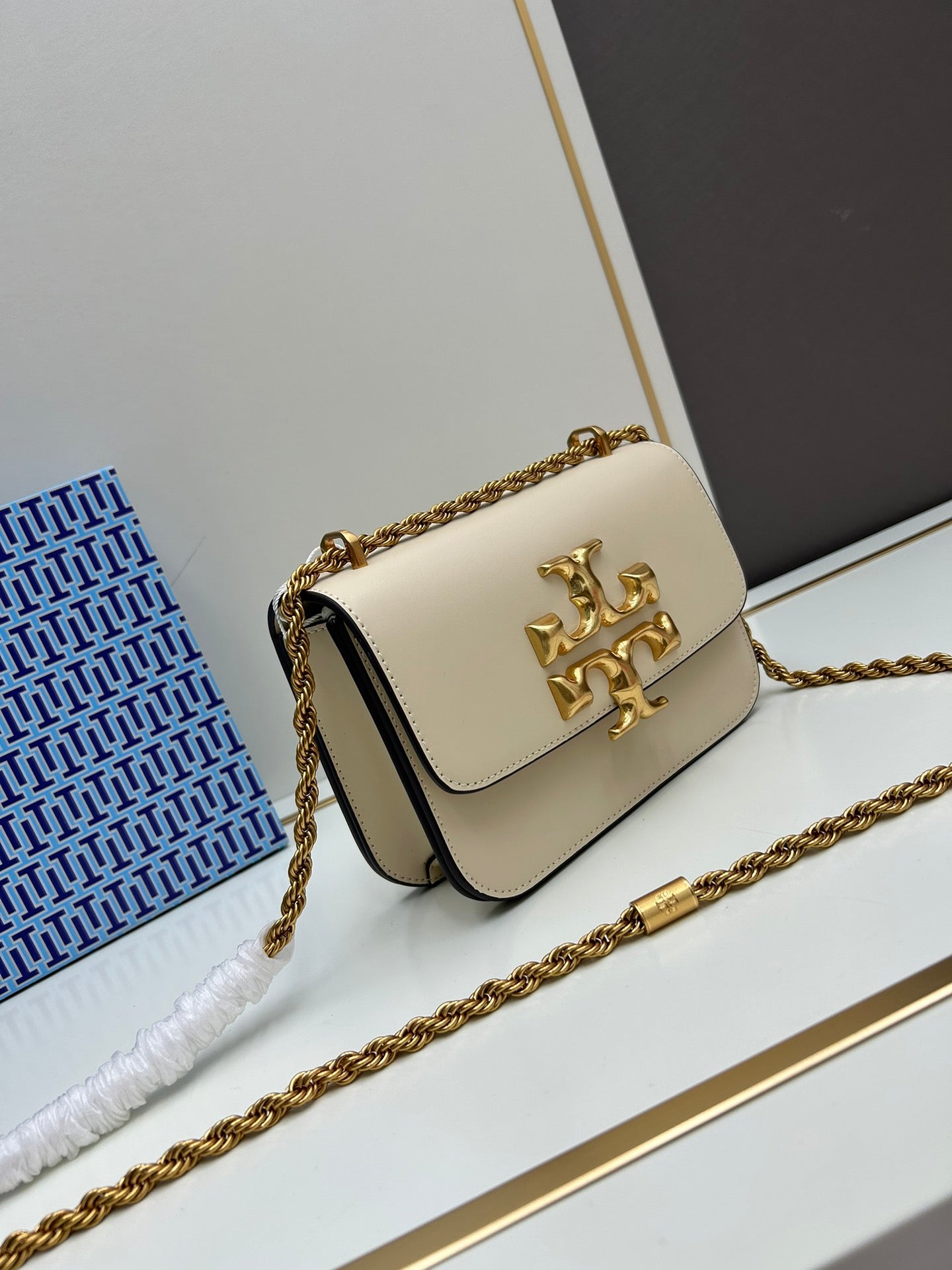 Tory Burch Eleanor Small Shoulder Bag – Smooth Leather