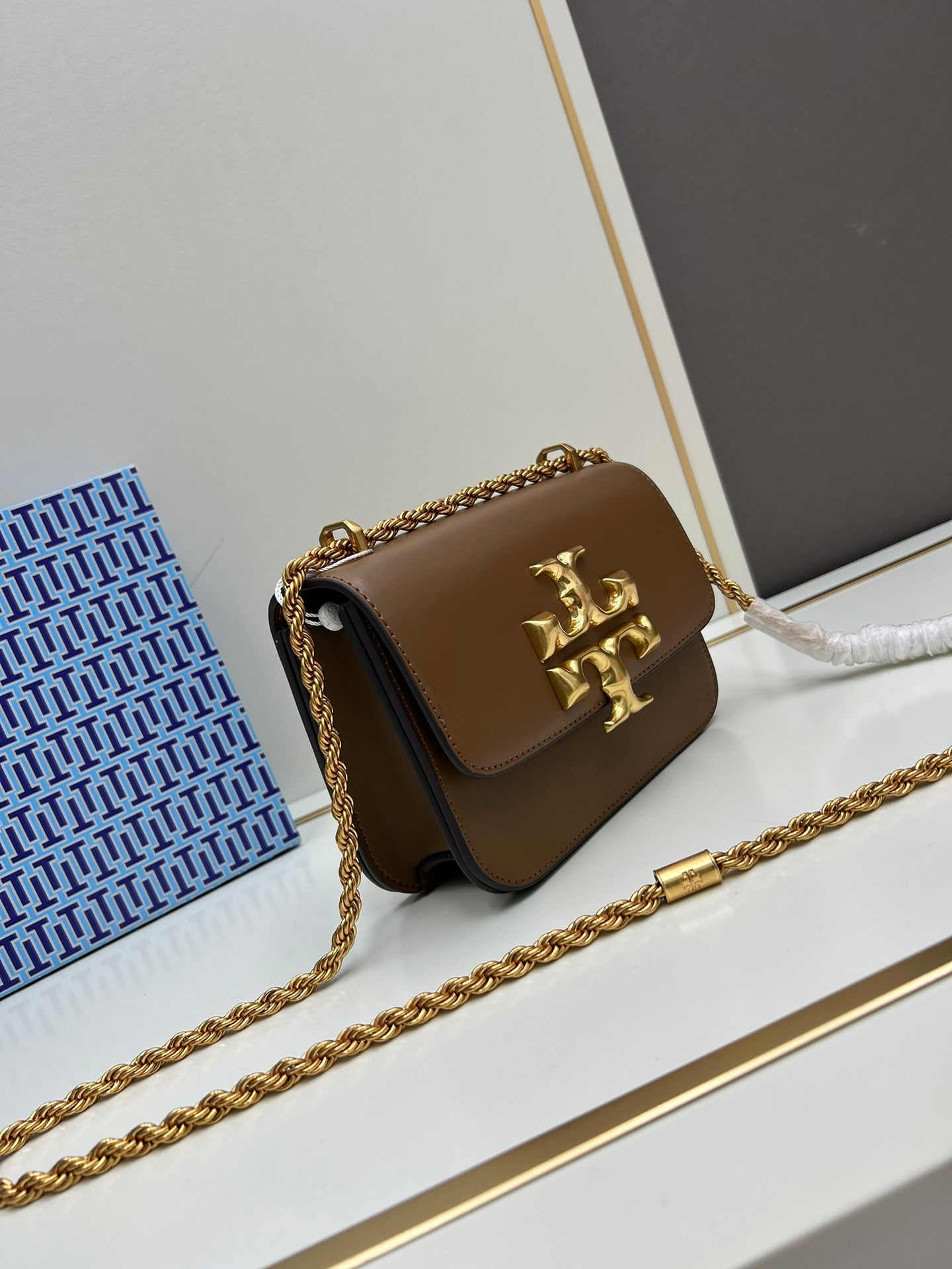 Tory Burch Eleanor Small Shoulder Bag – Smooth Leather