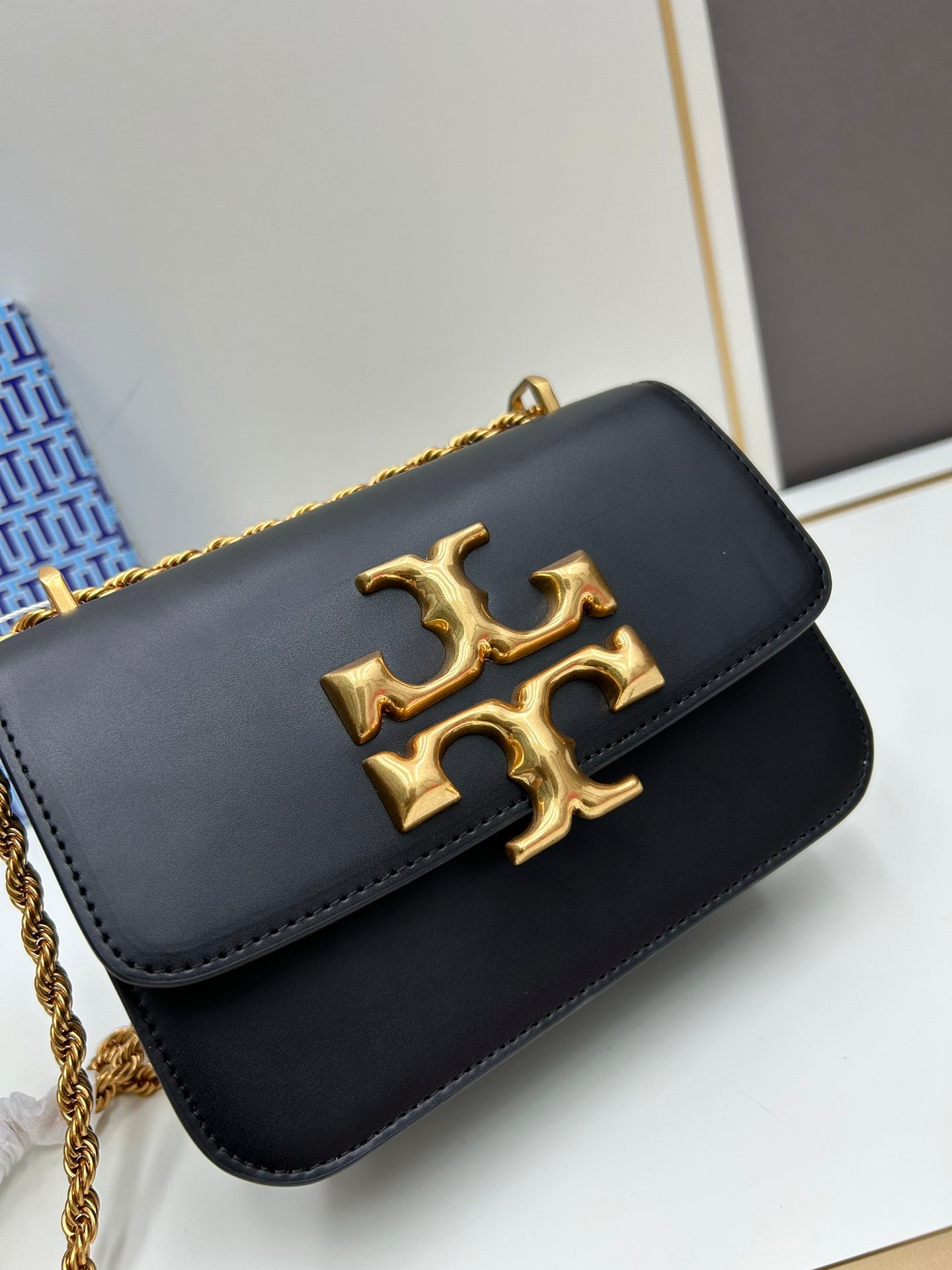 Tory Burch Eleanor Small Shoulder Bag – Smooth Leather