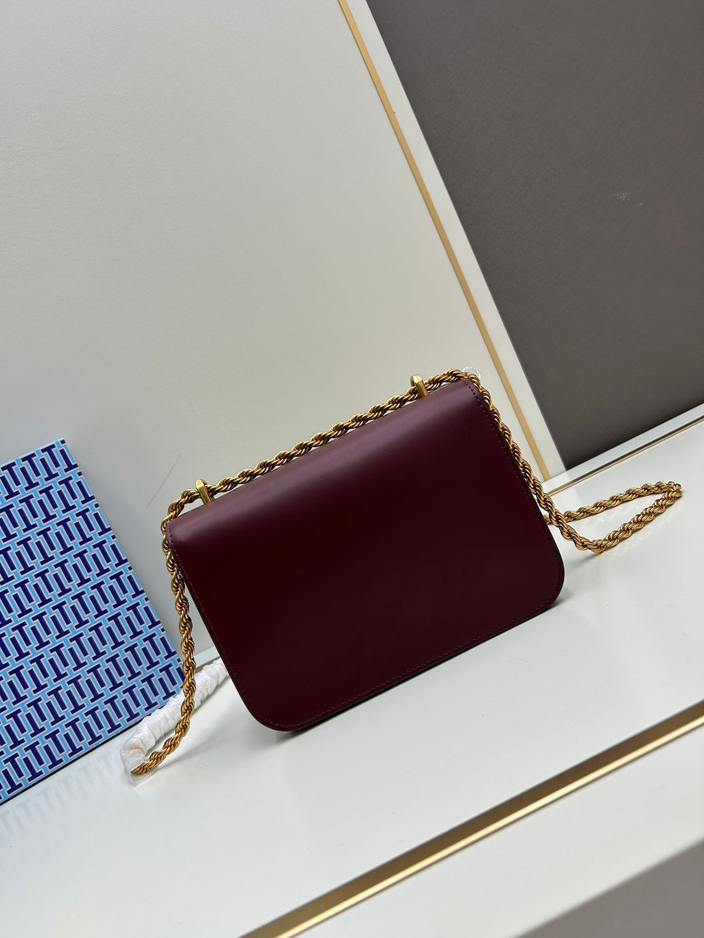 Tory Burch Eleanor Small Shoulder Bag – Smooth Leather