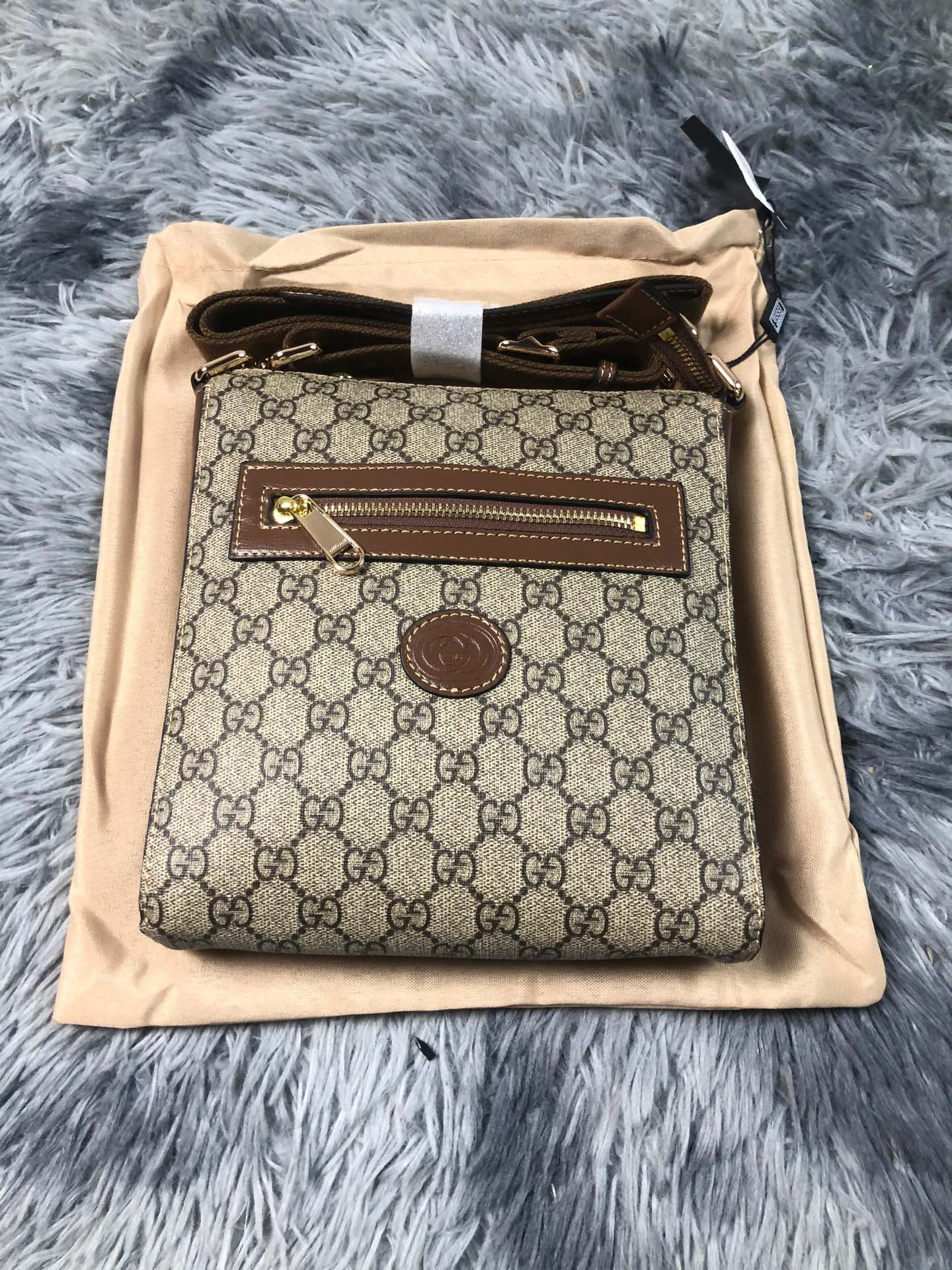 Gucci GG Supreme Flat Crossbody Messenger Bag – Beige/Ebony Canvas & Brown Leather Trim